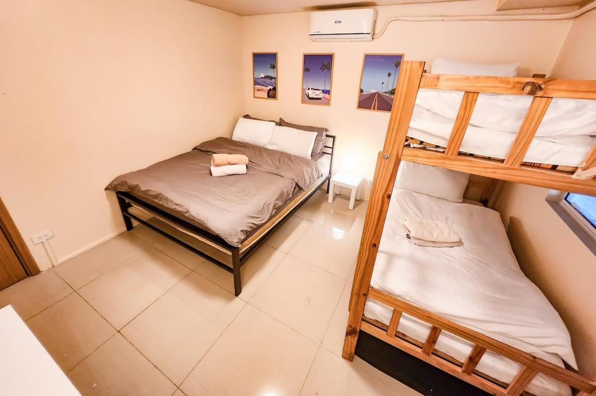 Apartment Amazing View 2br Moa, 98 Sqm Xbox 200mbps, Printer Manila