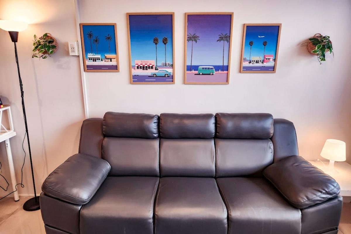 Amazing View 2br Moa, 98 Sqm Xbox 200mbps, Printer Apartment