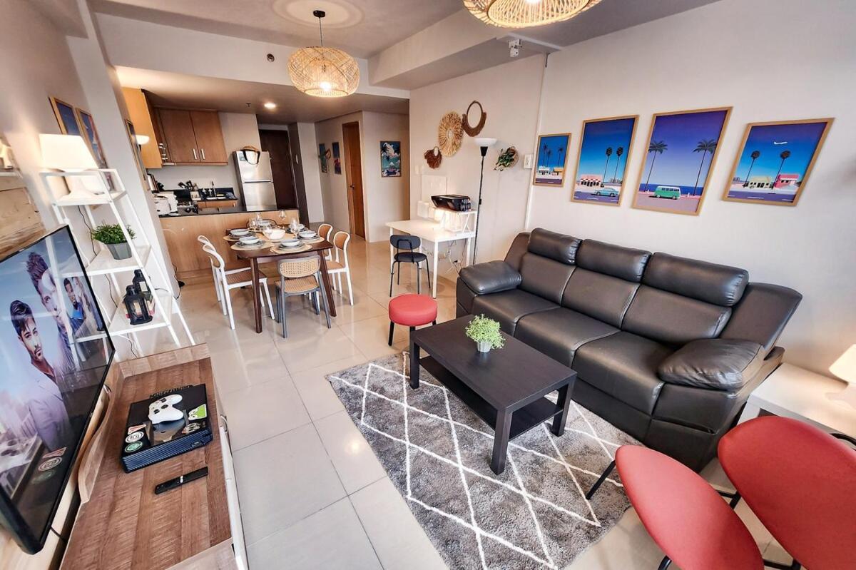 Apartment Amazing View 2br Moa, 98 Sqm Xbox 200mbps, Printer Manila