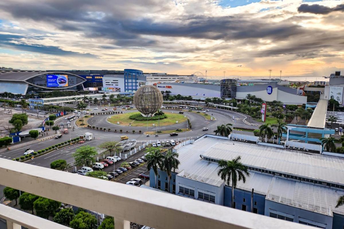 Apartment Amazing View 2br Moa, 98 Sqm Xbox 200mbps, Printer Manila