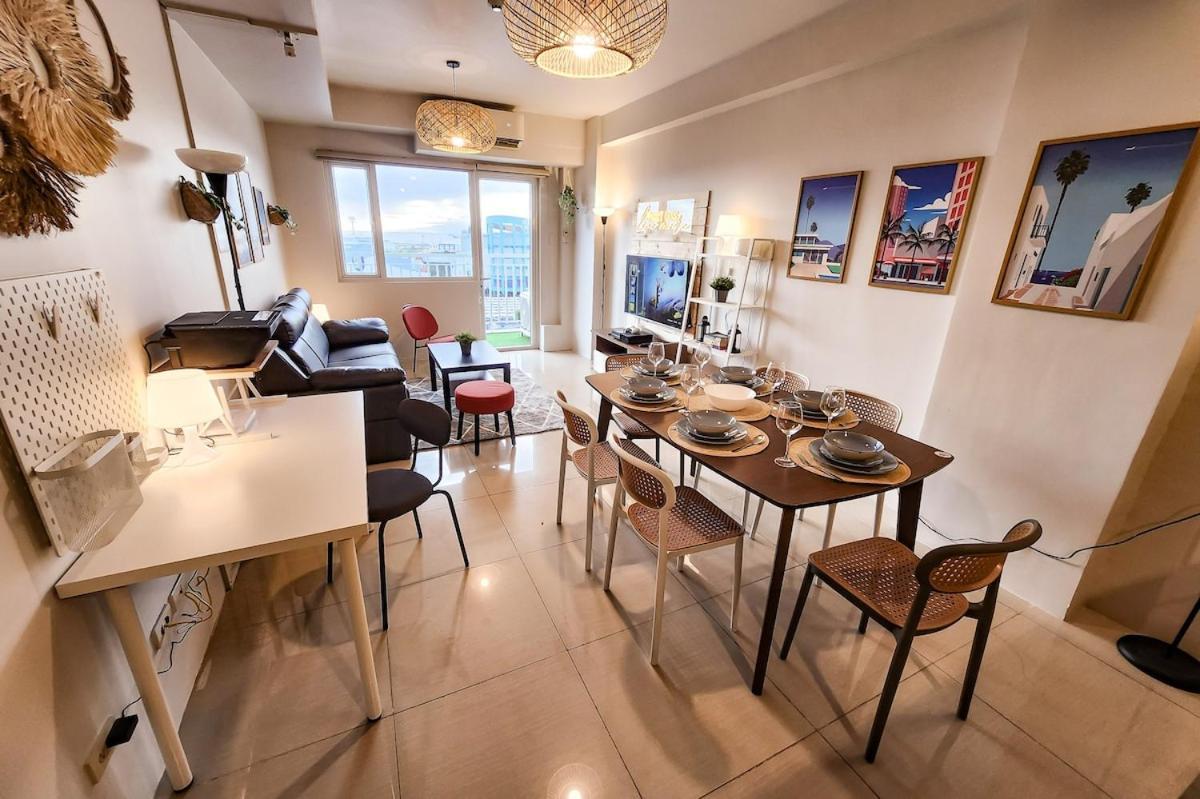 Amazing View 2br Moa, 98 Sqm Xbox 200mbps, Printer