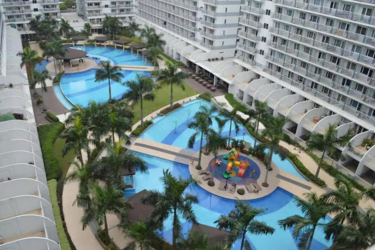Amazing View 2br Moa, 98 Sqm Xbox 200mbps, Printer Apartment